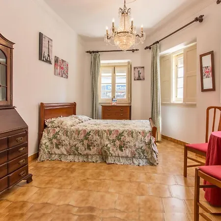 Family Home- Lisboa Pensión