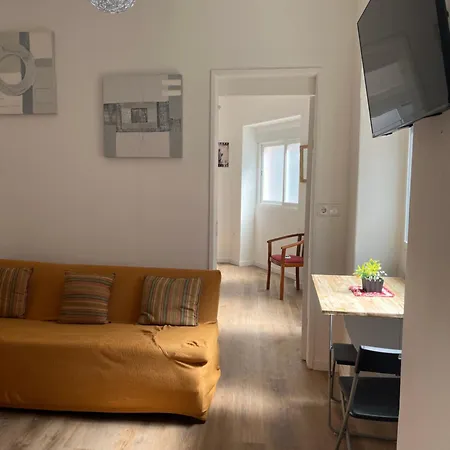 Family Home- Lisboa Guest house